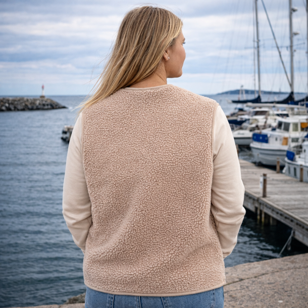 Sherpa Vest � Oversized komfort og varme i �t