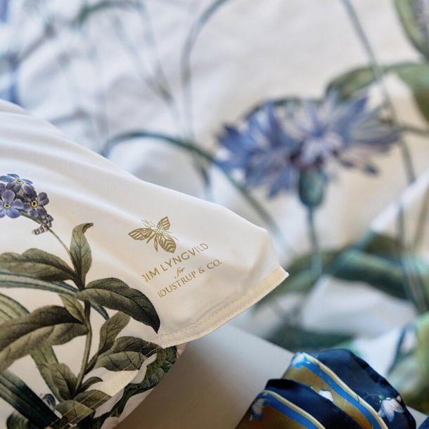 Sengetj, Blue flower garden, kologisk, Jim Lyngvild, 140x200 / 60x63 cm (alm.)