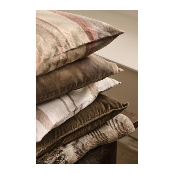 Pyntepude i Hr, Chocolate, 50x50cm, Ib Laursen