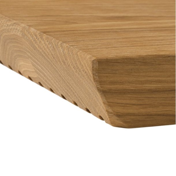 Skrebrt, Oblong m. riller, Olieret eg, 55x19,6 cm.