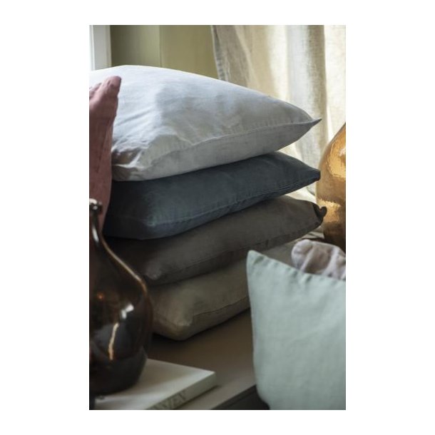 Pyntepude i Hr, Historical Blue, 50x50cm, Ib Laursen