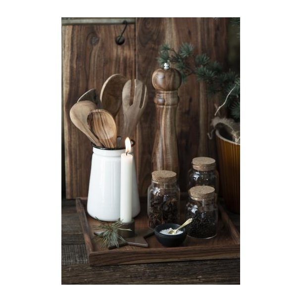 Peberkv�rn i akacietr�, Ib Laursen