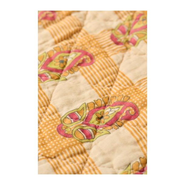  Vattppe, Quilt m/orange, rdt og grnt blokmnster, 130x180cm, IBL