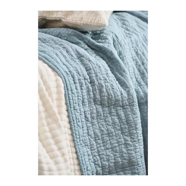 Vatt�ppe, Quiltet bl� m/korssting, 130x180cm, Ib Laursen