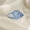 Stofserviet Atlantis m/broderi af bl� konkylie, butter cream, B: 40 L: 40cm, Ib Laursen