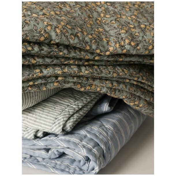 Vatt�ppe, Quiltet Ethnic, dobbelt stribet-lys bl�, 140x180cm, Au Maison