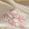 Viskestykke Atlantis m/broderi af hummer butter cream, B: 50 L: 70, Ib Laursen